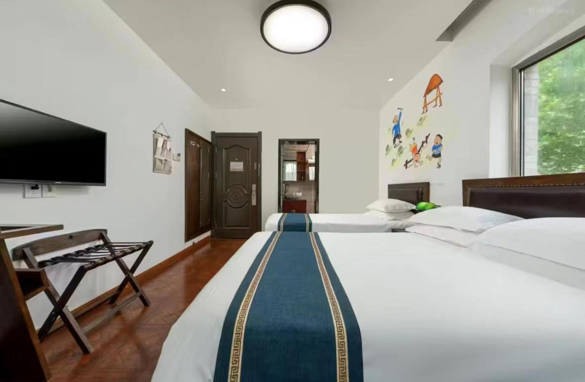 Nostalgia Hotel Beijing Guozijian Ghost Street - Near Beijing Lama Temple, Beihai Park, Jingshan Park, Drum Tower, Houhai Bar Street, Tian'Anmen Square, Located In Beijing Traditional Hutongs, 5 Minutes Away From Beixinqiao Metro Station Екстериор снимка