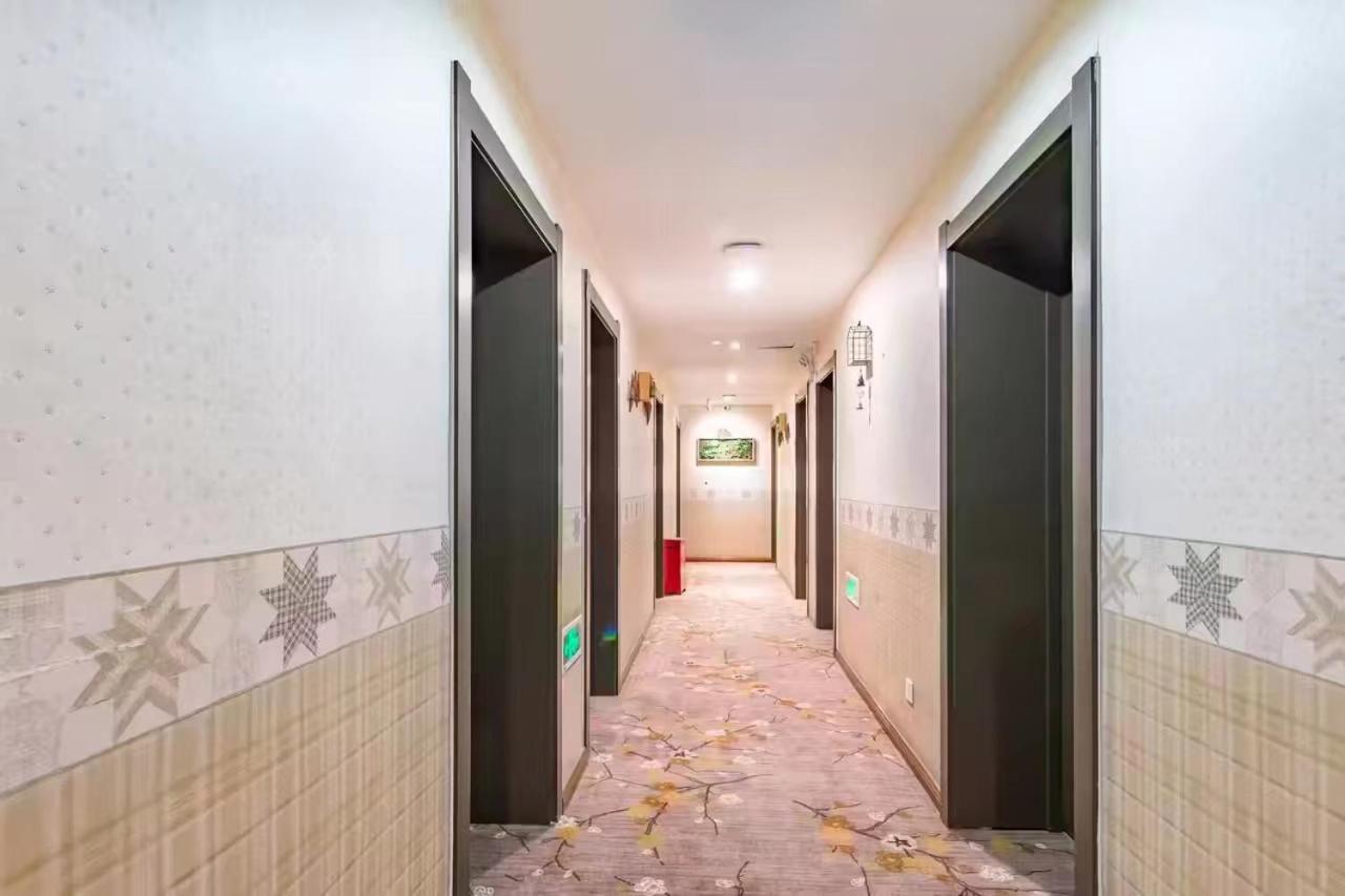 Nostalgia Hotel Beijing Guozijian Ghost Street - Near Beijing Lama Temple, Beihai Park, Jingshan Park, Drum Tower, Houhai Bar Street, Tian'Anmen Square, Located In Beijing Traditional Hutongs, 5 Minutes Away From Beixinqiao Metro Station Екстериор снимка
