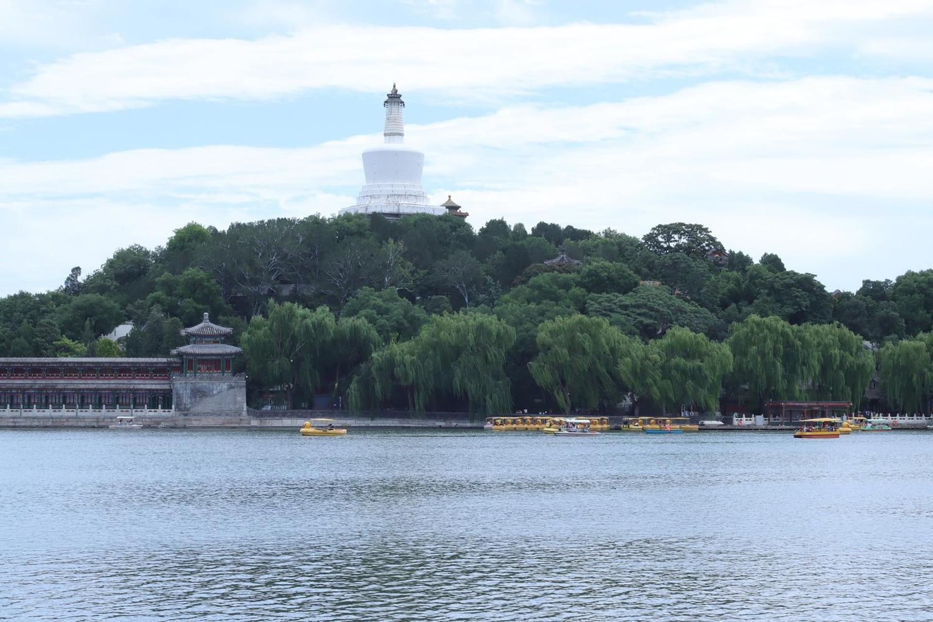 Nostalgia Hotel Beijing Guozijian Ghost Street - Near Beijing Lama Temple, Beihai Park, Jingshan Park, Drum Tower, Houhai Bar Street, Tian'Anmen Square, Located In Beijing Traditional Hutongs, 5 Minutes Away From Beixinqiao Metro Station Екстериор снимка